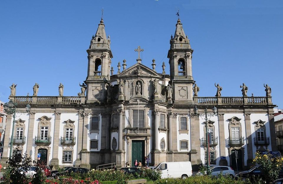 Braga's Timeless Treasures: A Cultural Walking Tour - Discovering Bragas Religious Capital