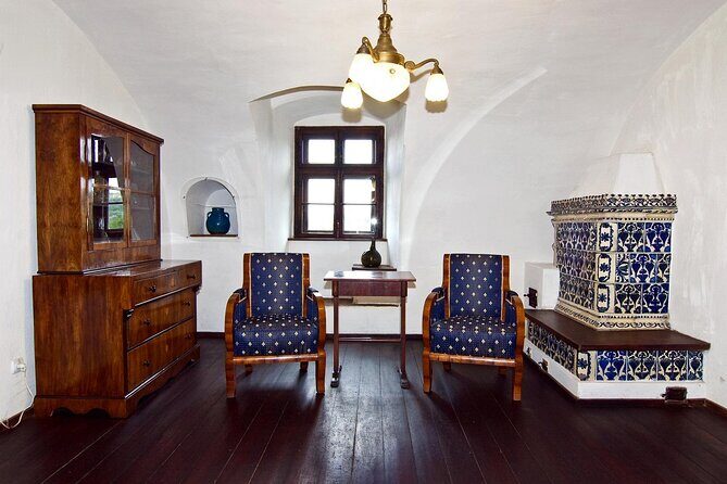 Bran Castle After-Hours Private Tour for 2 with Wine Tasting - The Wine Tasting: A Royal Finish