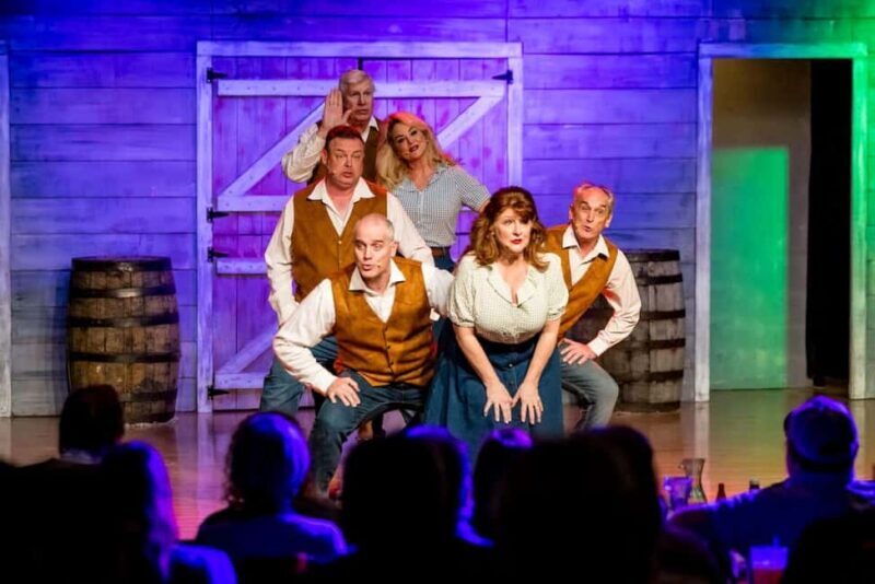 Branson: Comedy Bash Dinner Show - Key Points