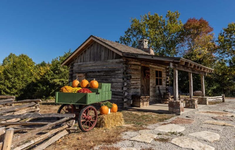 Branson: Downtown to Mountaintop Pink Jeep Adventure - Key Points