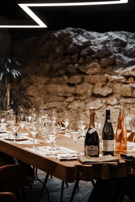 Braov: Romanian Wine and Cheese Tasting Experience - An In-Depth Look at the Experience
