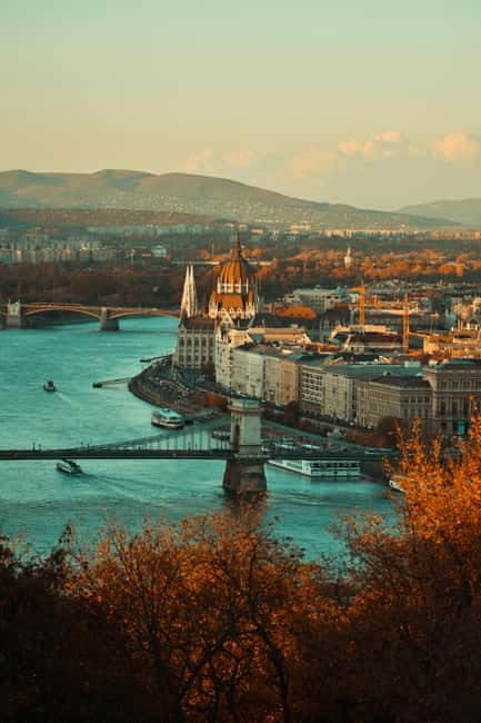 Bratislava and Budapest, two capitals in one day - Key Points