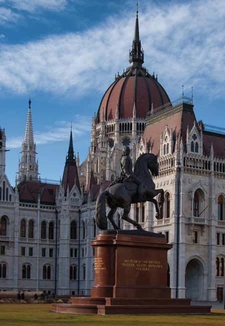 Bratislava and Budapest, two capitals in one day - The Sum Up