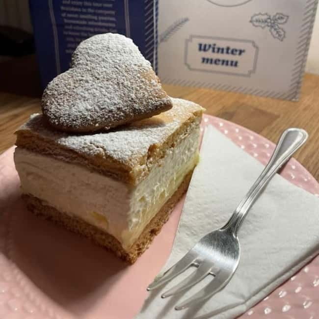 Bratislava: Old Town Cake Tasting Experience - Key Points  