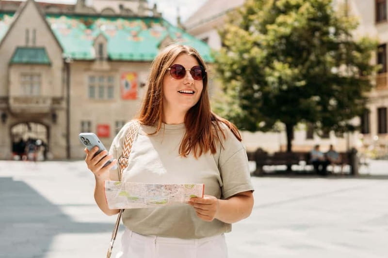 Bratislava: Old Town & Castle Morning Walking Tour - Inside the heart of the Old Town: history and charm