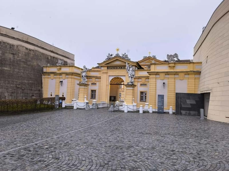 Bratislava/Vienna: Salzburg and Hallstatt Day Trip - FAQs