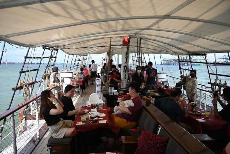 Breakfast Cruise onboard a Tall Ship Royal Albatross - FAQ