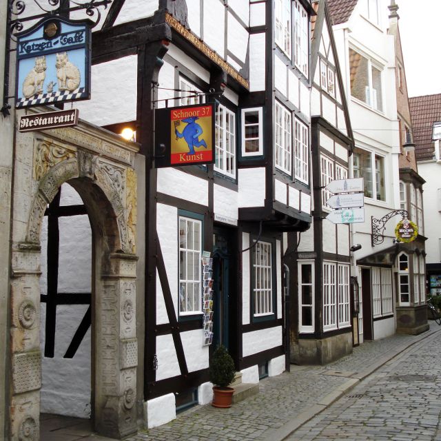 Bremen: Old Town 2-Hour Tour With Costumed Performer - Whats Included
