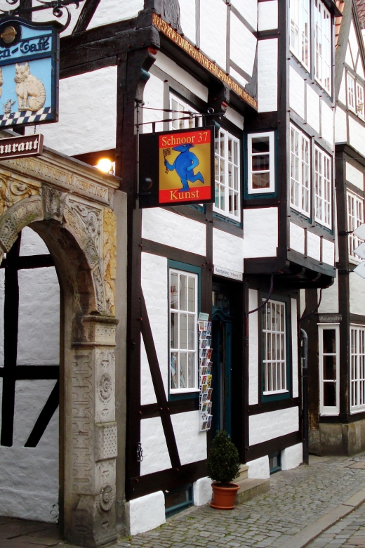 Bremen: Old Town Tour with Costumed Performer & Tour Guide - Final Thoughts