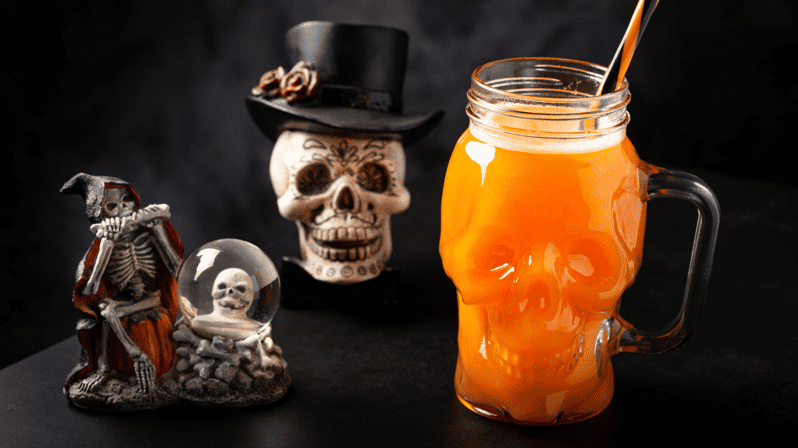 Bremerhaven: Halloween Party at the Klimahaus Bremerhaven - Spooky Labyrinth Experience