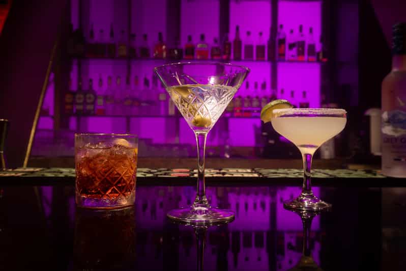 Brighton: Cabaret Carnival Show Ticket and Meal - Venue and Atmosphere