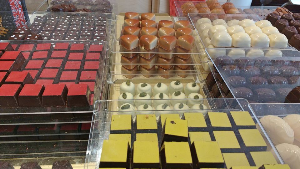 Brighton: Guided Chocolate Tour With Tastings - Experience Highlights