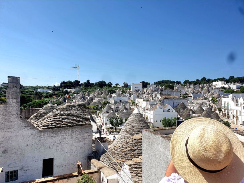Brindisi: Alberobello, Locorotondo & Ostuni Tour With Brunch - Visiting Alberobello