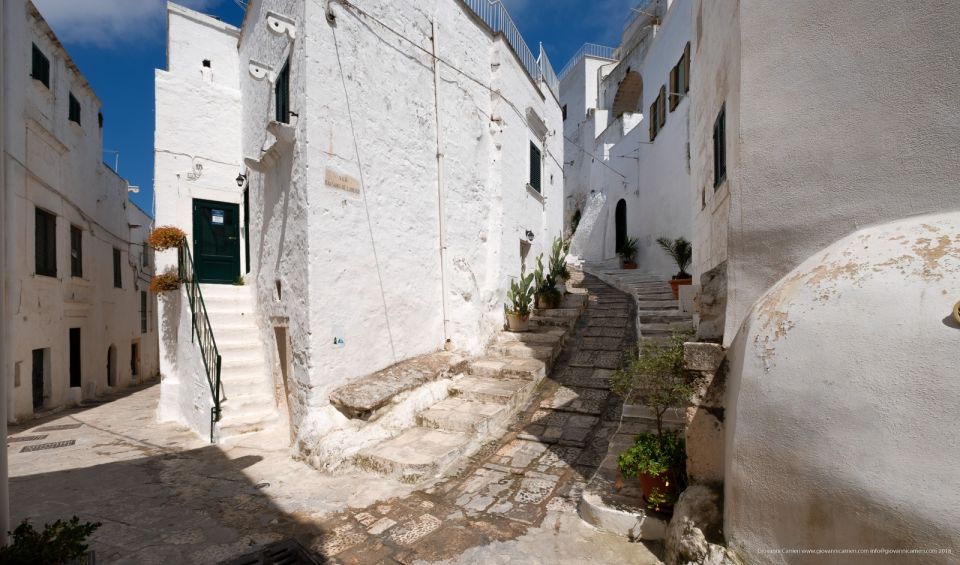 Brindisi: Alberobello, Locorotondo & Ostuni Tour With Brunch - Discovering Ostuni