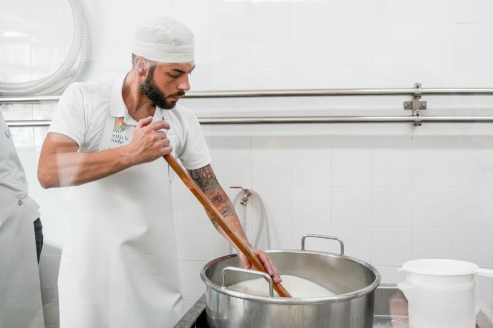 Brindisi: Cooking Class With Local & Fruit Market Visit - Four-Course Italian Menu