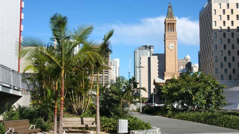 Brisbane: Donuts & Discovery Walking Tour - Food and Sweet Moments