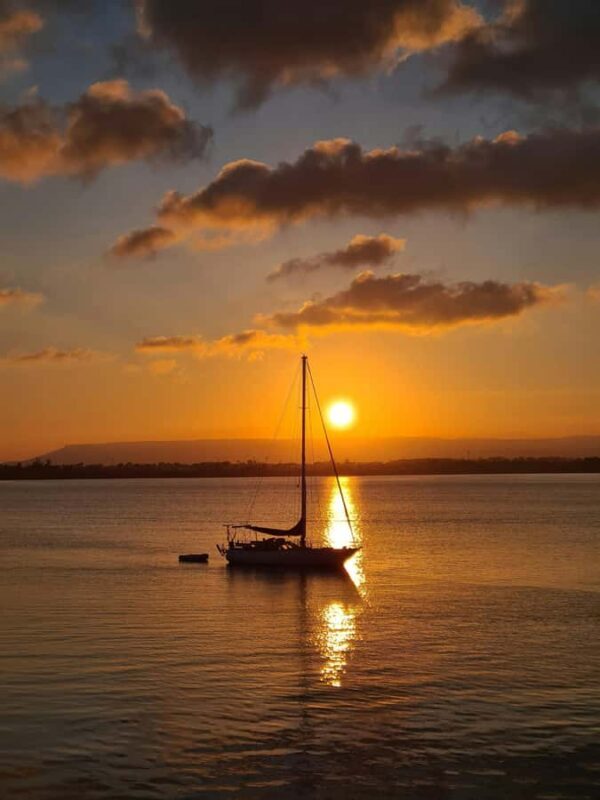 Brisbane: Eumundi Markets, Noosa Gems & Afternoon Cruise - FAQ