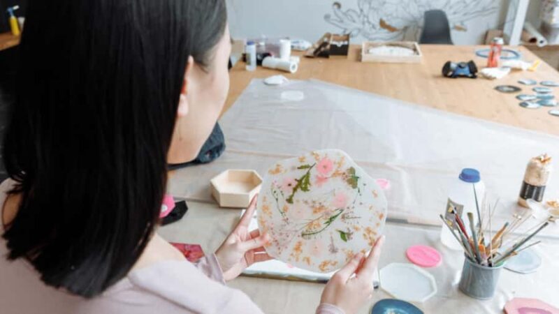 Brisbane: Resin Art Classes - Cheeseboards & Coasters - Key Points