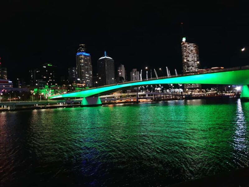 Brisbane: Sunset City Lights Cruise 5.30pm or 6pm *seasonal - Atmosphere and Crew