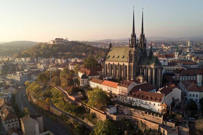 Brno's Modernist Marvels: A Functionalist Journey Review - Key Points
