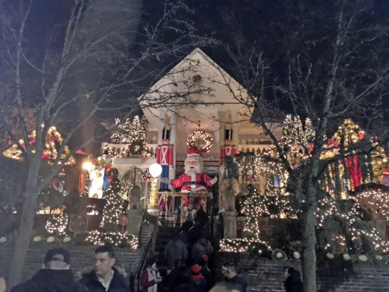 Brooklyn: 1.5-Hour Dyker Heights Christmas Lights Tour - Tour Details