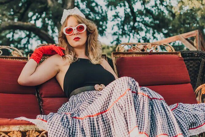 Brooklyn Vintage Shop Tour With Personal Wardrobe Stylist NYC - Authentic Insights & Traveler Tips