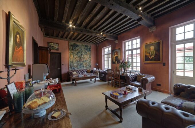 Bruges: Adornesdomain and Jerusalem Chapel Entry Tickets - Accessibility Information