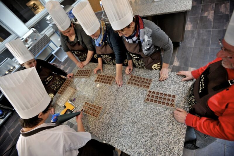 Bruges: Chocolate Making Workshop and Chocolate Museum Entry - Who Will Love This Experience?