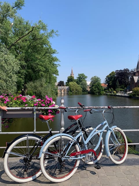Bruges: City Bike Tour with a Local - Key Points