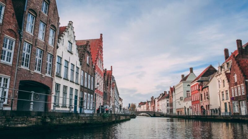 Bruges: Express Walk with a Local in 60 minutes - Key Points