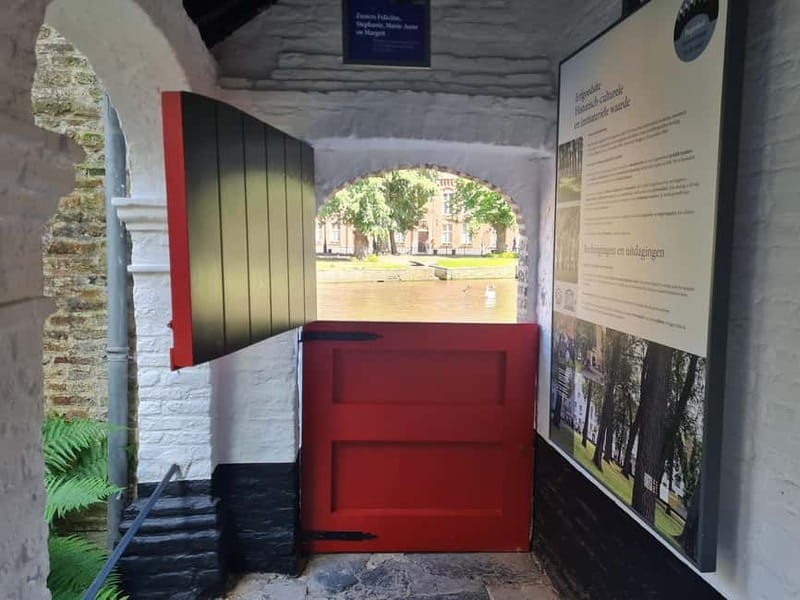 Bruges highlights, hidden gems & chocolate tour,small group - FAQs