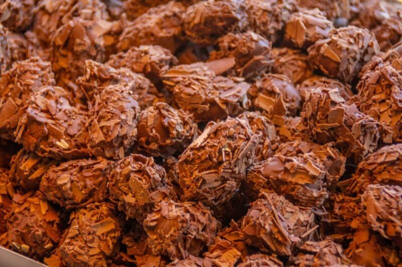 Bruges: History, Chocolate and Beer Walking Tour - Discovering Bruges on Foot: An Introduction