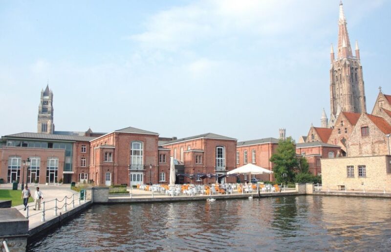 Bruges Private 2-Hour Walking Tour - Tour Guide and Language Options