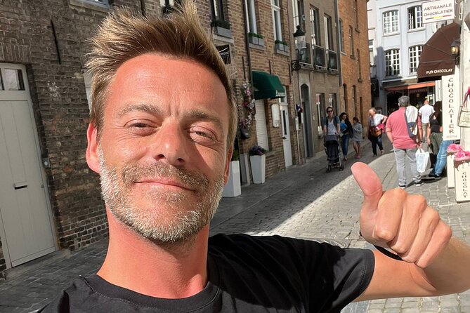 Bruges Private Chocolate Tour With Local Guide - Tour Experience Highlights