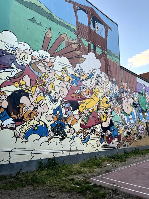 Brussels: 2 Hours Private Walking Tour of the Comics Walls - Guided Tour Details