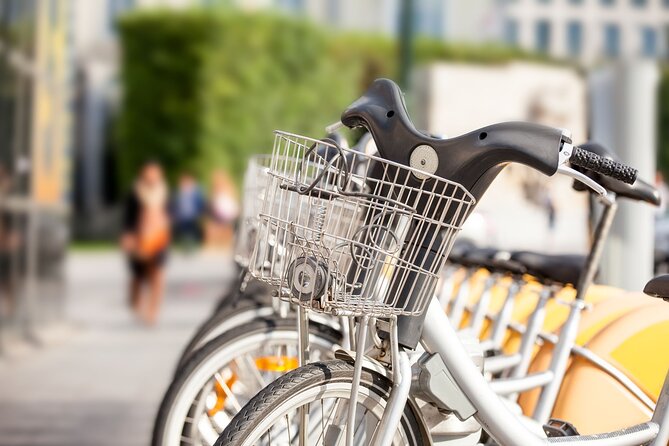 Brussels : 3-Hour Bike Tour With A Guide (Private Tour) - Bike Rental and Gear