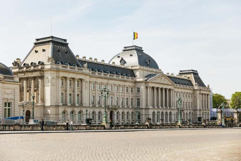 Brussels by Bike: City Highlights and Hidden Gems Tour - The Guide and Group Experience
