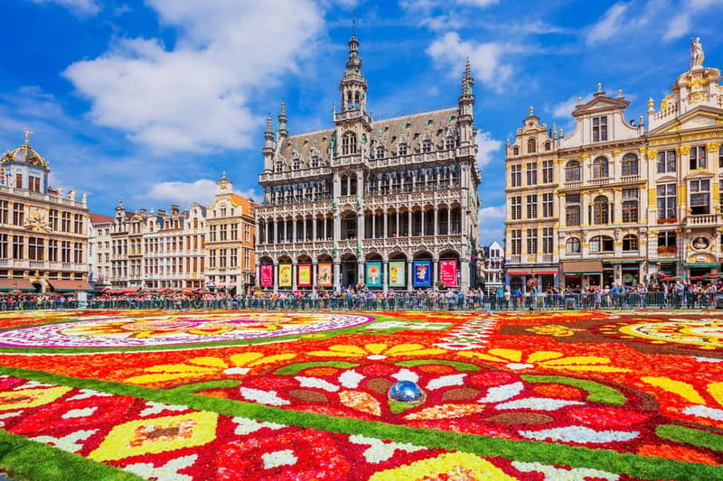 Brussels: Highlights and Hidden Corners Private Guided Walk - Exploring Brussels’ Iconic Highlights