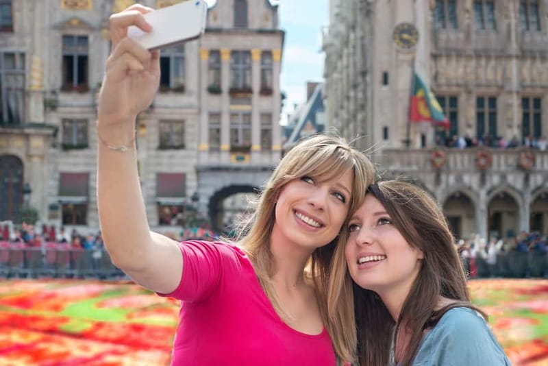 Brussels: Highlights and Hidden Corners Private Guided Walk - Quirky Sights and Cultural Insights