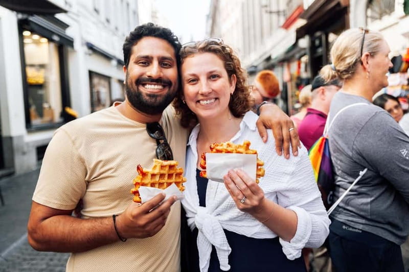 Brussels: Historical Tour with Chocolate & Waffle Tasting - Key Points