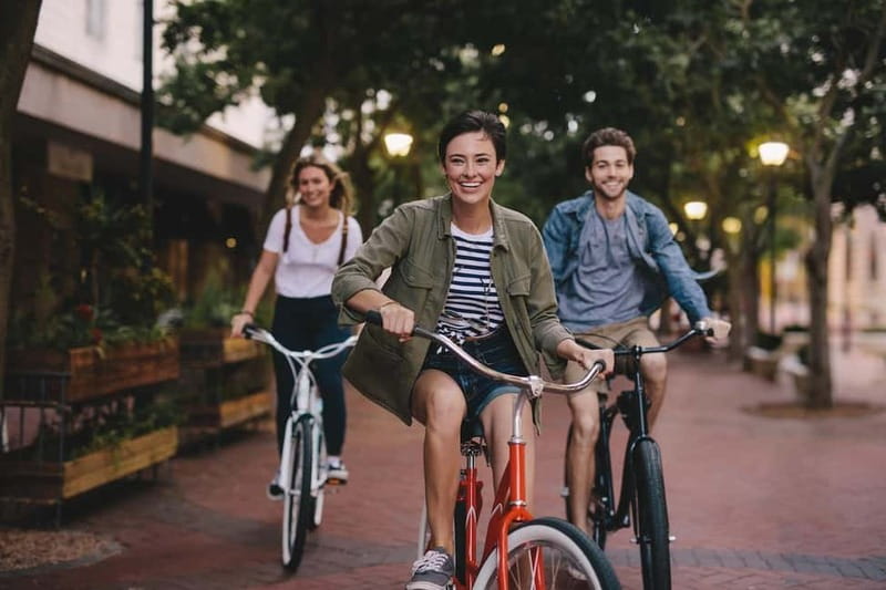 Brussels: Private City Tour on Bike with Drink Stop - Pricing and Value