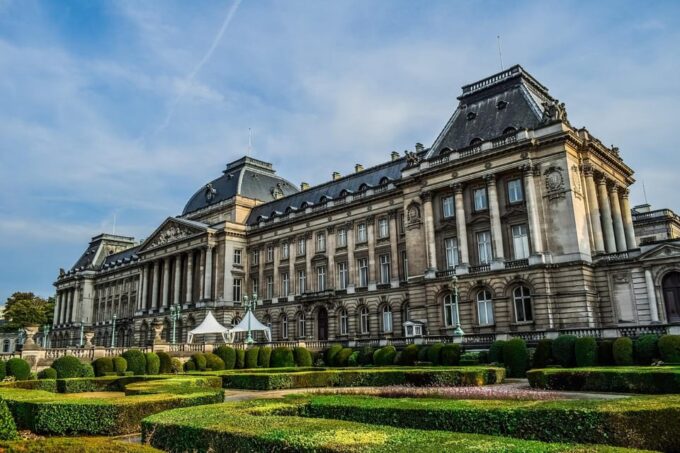Brussels: Private & Fully Customizable Half-Day Tour - Royal Palace, Parc De Bruxelles, and Parc Du Cinquantenaire