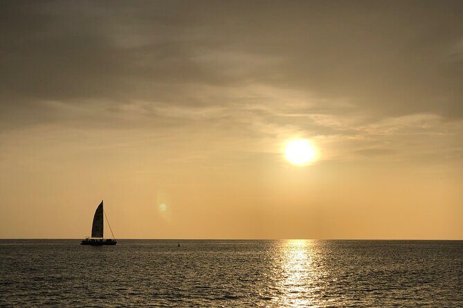 Bubbly Sunset Cruise - Who Should Book This Tour?