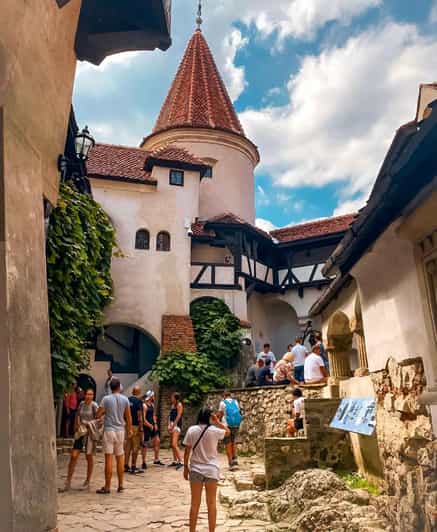Bucharest: Draculas Castle and Dino Park Day Tour - Transportation Information