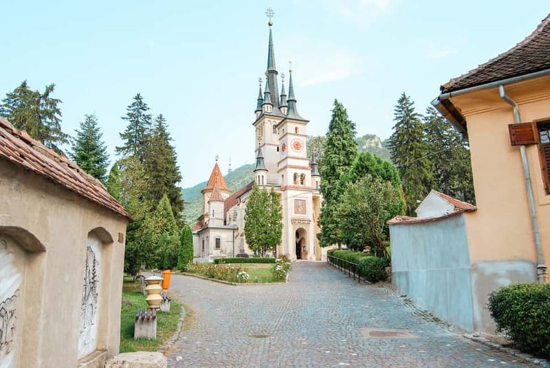 Bucharest: Dracula's Castle, Pele Castle & Braov Day Trip - Key Points