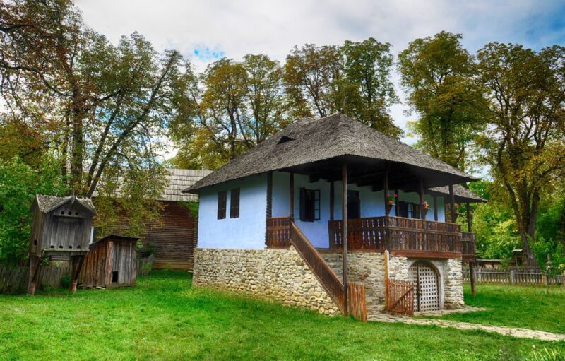 Bucharest: Half-Day Sightseeing Tour - Pickup Information