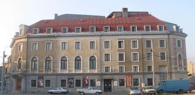 Bucharest: Jewish Heritage Private Walking Tour (group of 8) - An Introduction to the Tour