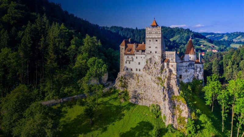 Bucharest - Peles Castle - Dracula Castle - Black Church Brasov - Good To Know
