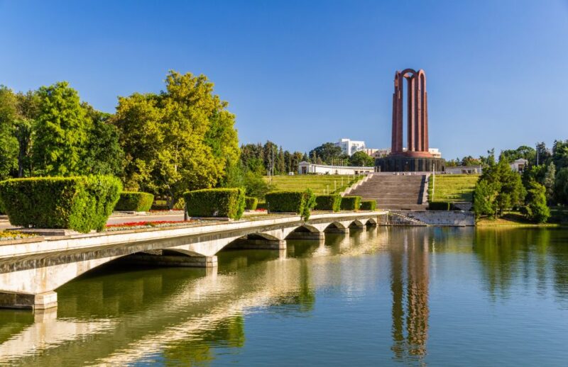 Bucharest: Private Flea Market Tour by Vintage Car - Participant Information