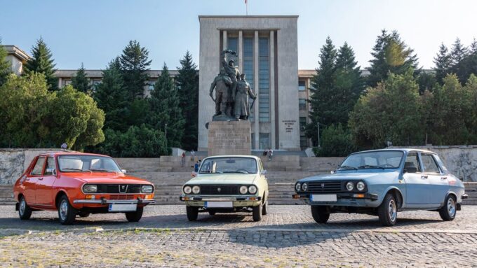 Bucharest: Private Flea Market Tour by Vintage Car - Unique Flea Market Finds